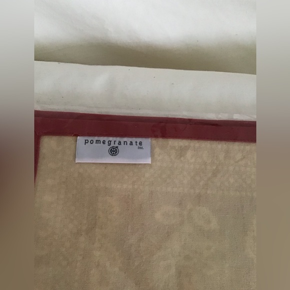 Pomegranate placemats set of 4 . Feather red. New condition - Picture 2 of 4